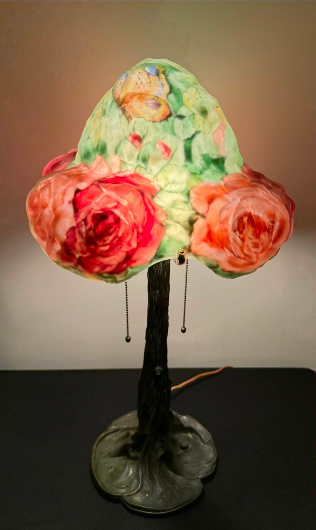 Pairpoint Puffy Rose Bonnet Lamp (Cracked)